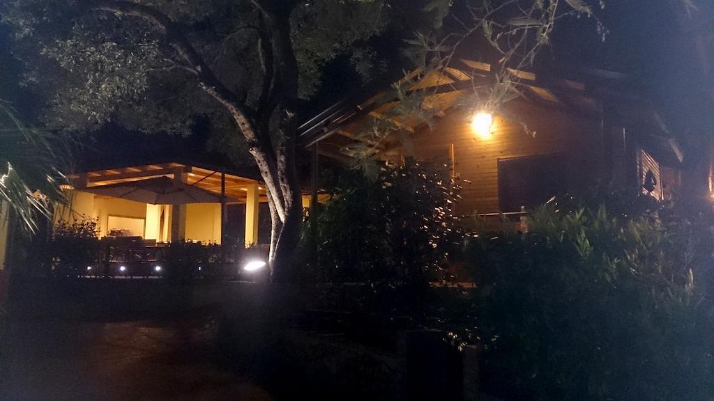 卡拉布兰卡度假酒店 卡梅罗塔的码头 外观 照片